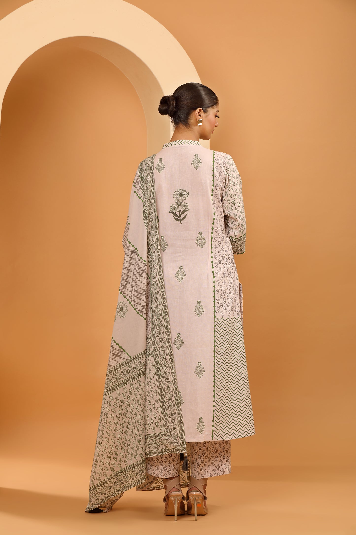 OFF-WHITE AND GREEN KURTA SET